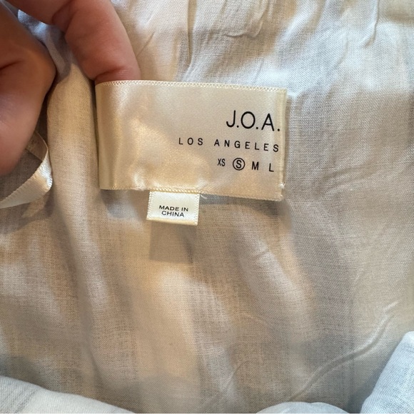 J.O.A. Los Angeles Off Shoulder Embroidered Top. Size S - Picture 3 of 5
